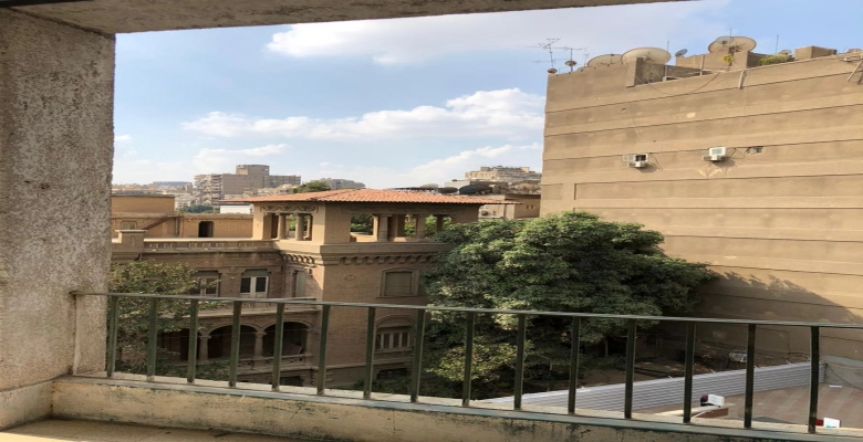 شقة للايجار (قانون جديد) بالزمالك - شارع أحمد حشمت