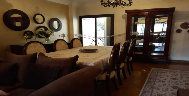 شقه للبيع في الدقي شارع مصدق