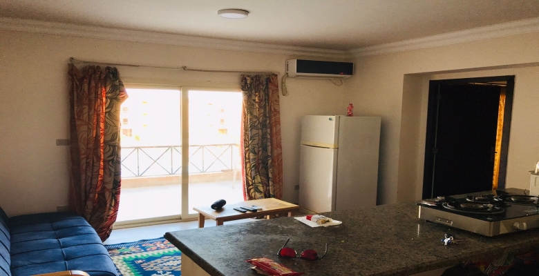 شاليه للايجار في قريه بياسيرا  بالعين السخنه 2غرف