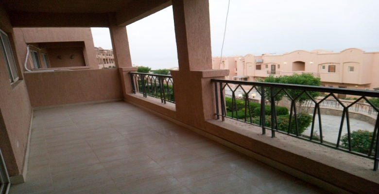 شاليه للبيع في قريه امباير ريزورت العين السخنه