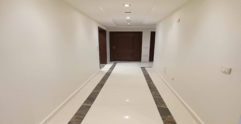 شقة للايجار امام نادي الصيد