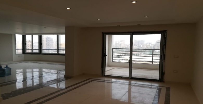 شقة للايجار امام نادي الصيد