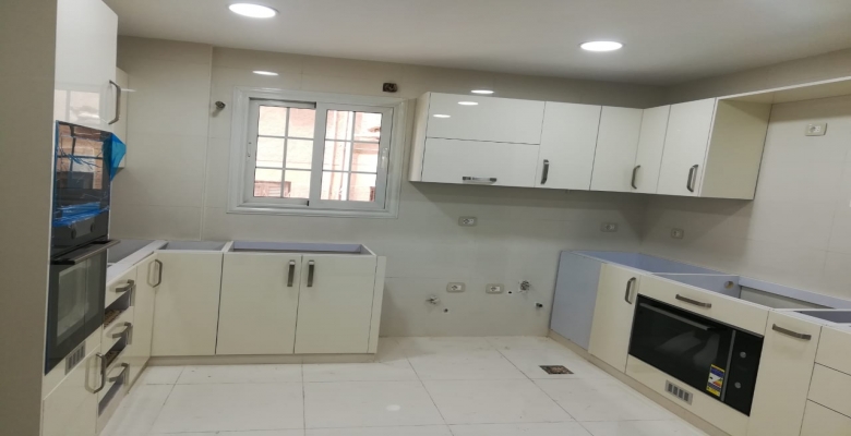 شقة للايجار امام نادي الصيد