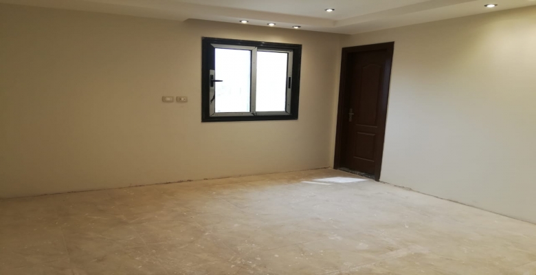 شقة للايجار امام نادي الصيد