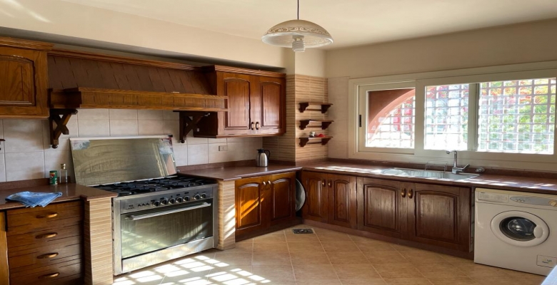 فيلا للايجار بمارينا الساحل الشمالي 5 غرف