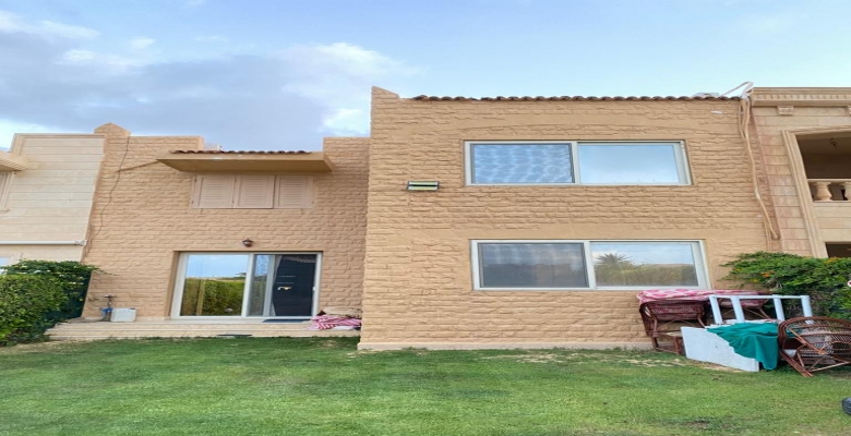 فيلا للايجار فى مارينا 5 (الساحل الشمالى )