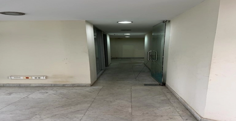 مقر بنك سابق -امام جنينة الاسماك في الزمالك /  Former bank headquarters located in front of the Fish Garden in Zamalek