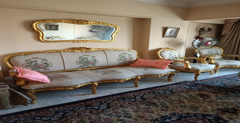 شقة للبيع بالزمالك شارع 26 يوليو 130م | بسعر مميز من Algomhoria