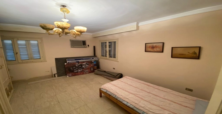 شقة للايجار بشارع يثرب - المهندسين /