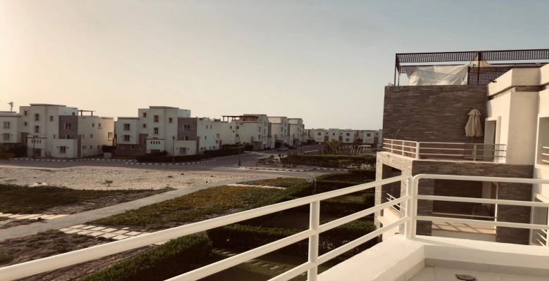 شاليه للايجار بقرية أمواج - الساحل الشمالي / A chalet is available for rent in Amwaj Village, North Coas