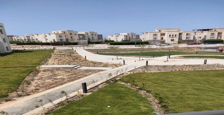 شاليه للايجار فى امواج - الساحل الشمالي / A Chalet for rent in Amwaj - North Coast