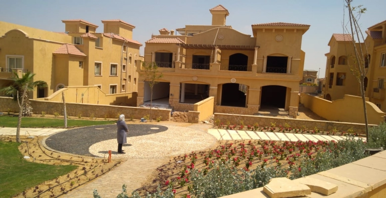 فيلا دوبلكس للبيع بالتجمع الخامس - القاهرة / A duplex villa is for sale in the Fifth Settlement in Cairo