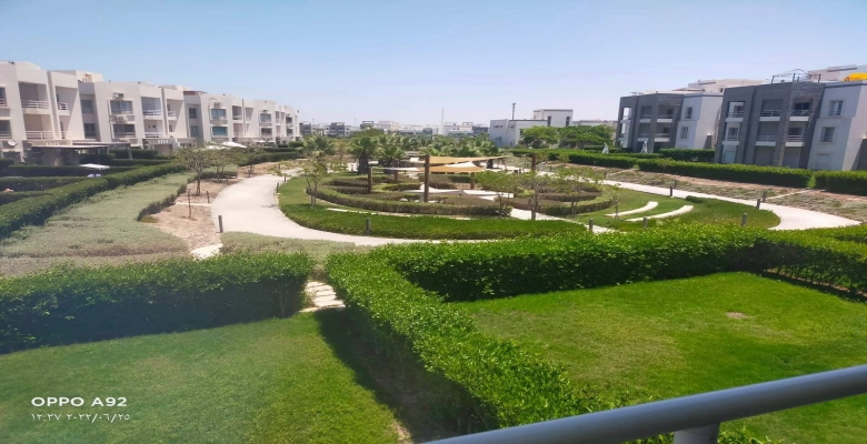 شاليه للايجار في قريه امواج - الساحل الشمالي / A first-floor chalet is available for rent in Amwaj Village, North Coast