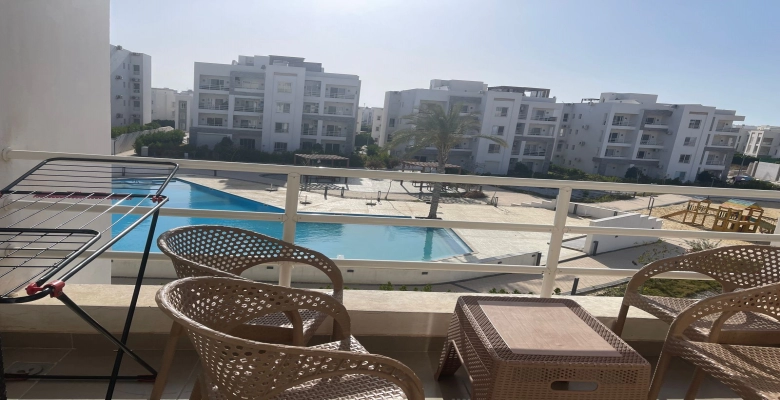 شاليه للايجار في أمواج - الساحل الشمالي / A chalet is available for rent in Amwaj - North Coast