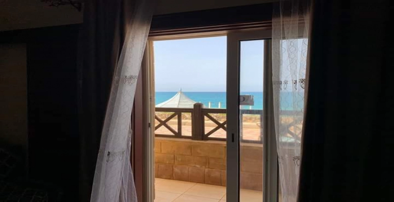 شاليه استديو للايجار في لازوردي باي - الساحل الشمالي /  A studio chalet is available for rent in Lazurde Bay, North Coast