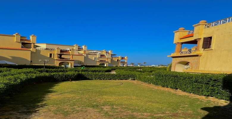 شاليه للايجار فى لازوردى باى  Chalet for rent in L'azurde Bay