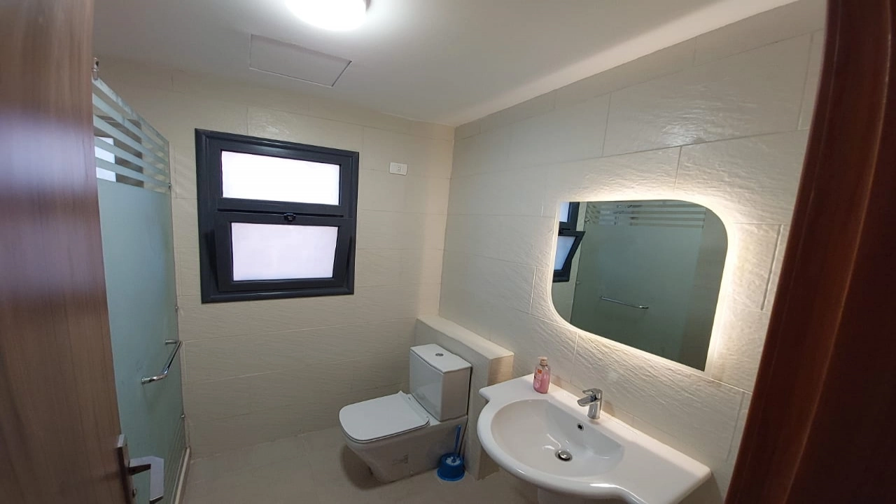 بنتهاوس للايجار - في جايا ( رأس الحكمة ) - الساحل الشمالي