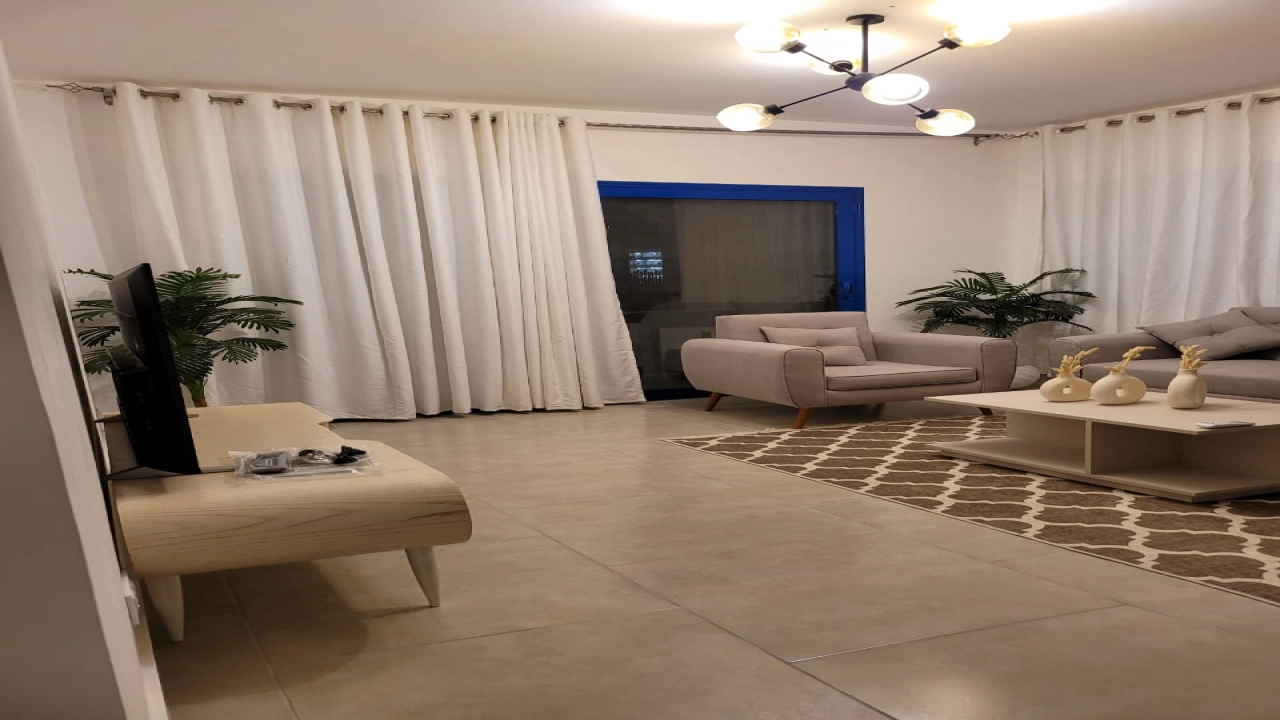 شالية 2 غ للايجار-- في جيريك (مراسي ) -- الساحل الشمالي