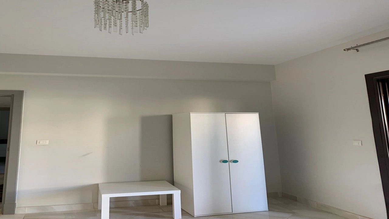 شالية 2 غرفة للايجار -- في الساحل الشمالي - بمراسي ( بلانكا )