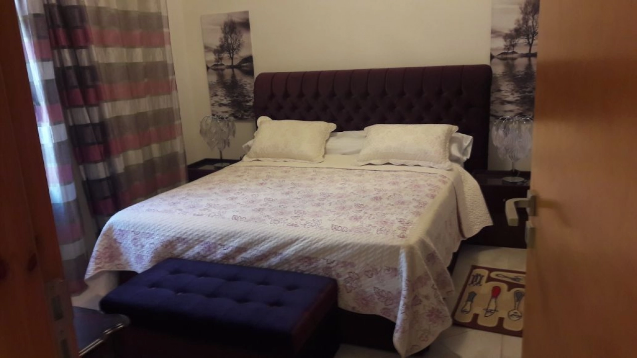 فيلا للايجار - في الساحل الشمالي - بمراسي ( فيرونا ) 5 غرف