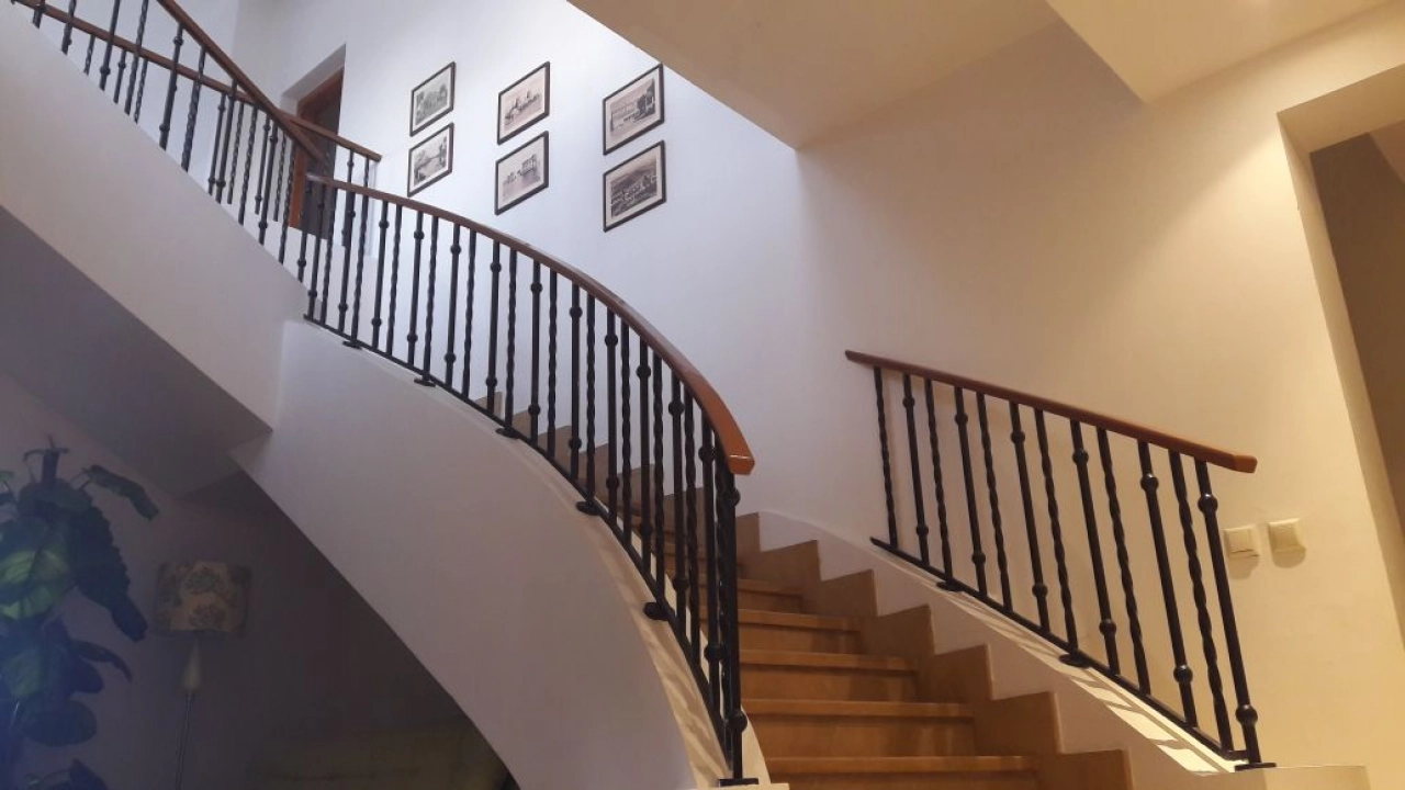 فيلا للايجار - في الساحل الشمالي - بمراسي ( فيرونا ) 5 غرف