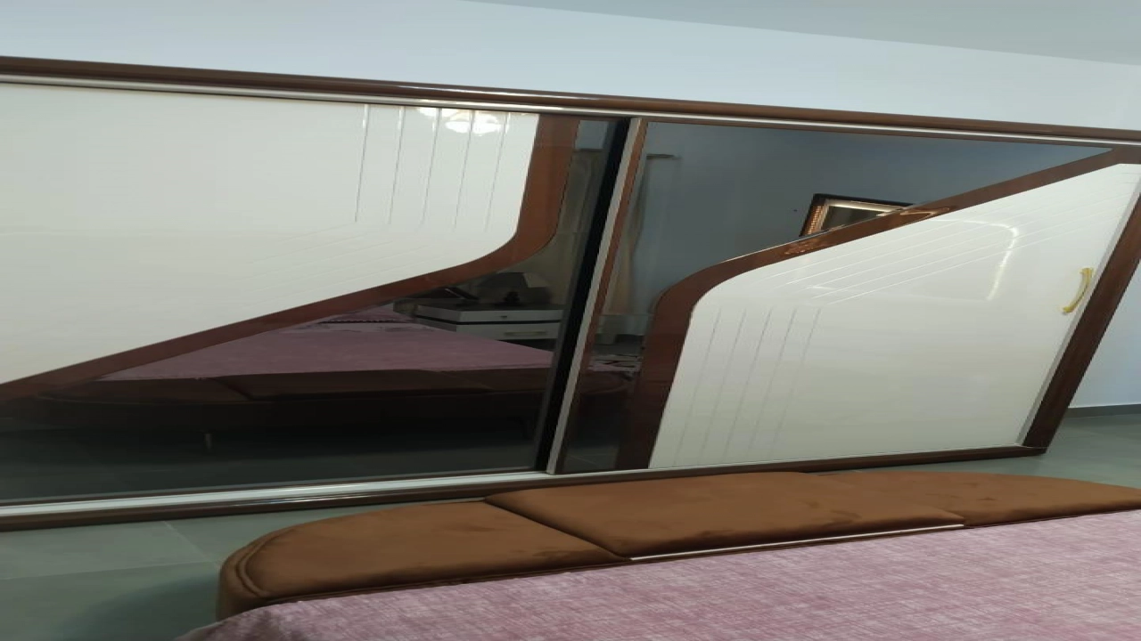 شاليه للإيجار في قرية امواج سيدي عبد الرحمن الساحل الشمالي 3 غرف نوم