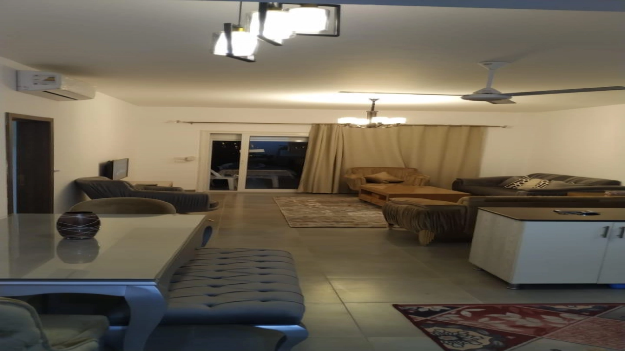 شاليه للإيجار في قرية امواج سيدي عبد الرحمن الساحل الشمالي 3 غرف نوم