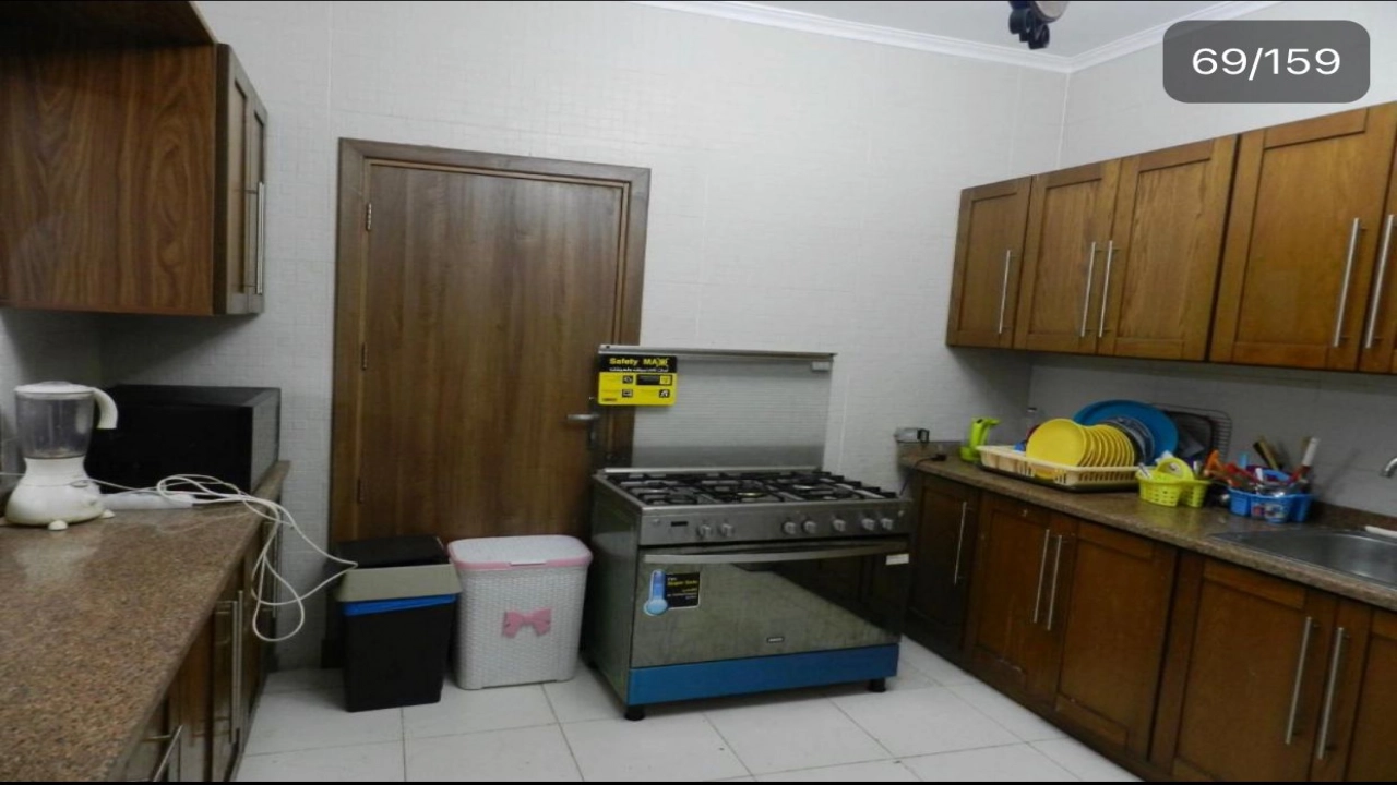 فيلا للايجار في امواج الساحل الشمالي الدور الارضي 4 غرف