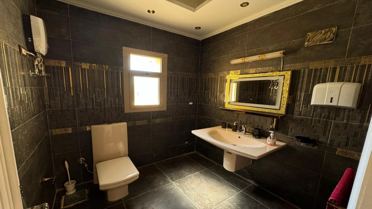 فيلا للبيع في مارينا 5