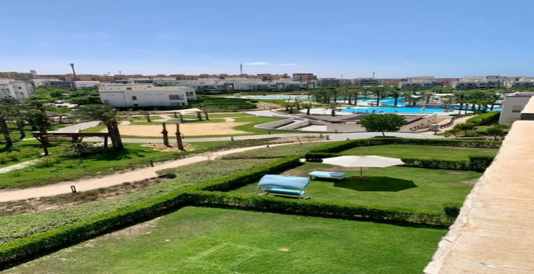 شالية للإيجار في قرية امواج سيدي عبد الرحمن الساحل الشمالي Chalet for rent in Amwaj village, Sidi Abdel Rahman, North Coast