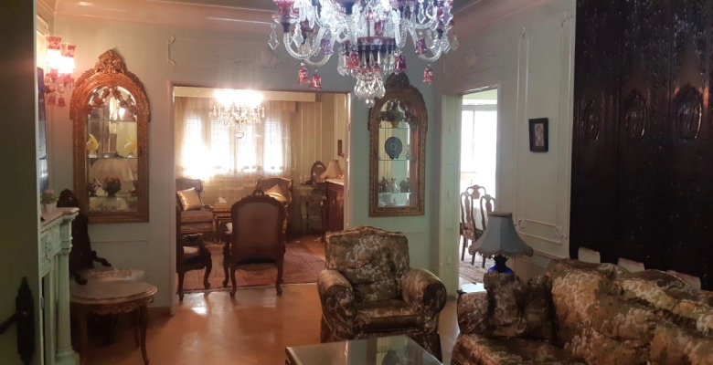 شقة للإيجار  في المهندسين تحتوي علي 4 غرف نوم + ريسبشن 3 قطع + 2 حمام + بلكونة بطول الشقة