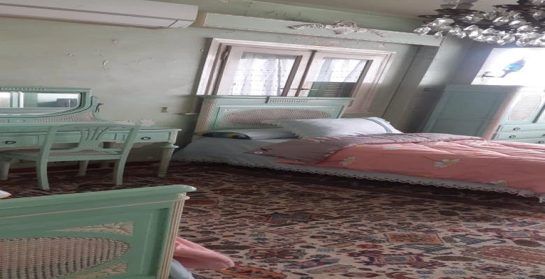 شقة للإيجار  في المهندسين تحتوي علي 4 غرف نوم + ريسبشن 3 قطع + 2 حمام + بلكونة بطول الشقة