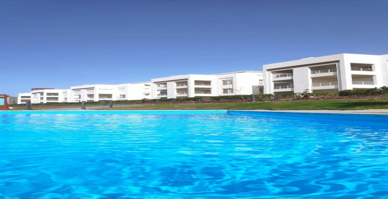 متاح شاليه مميز للايجار بقريه أمواج 3 غرف