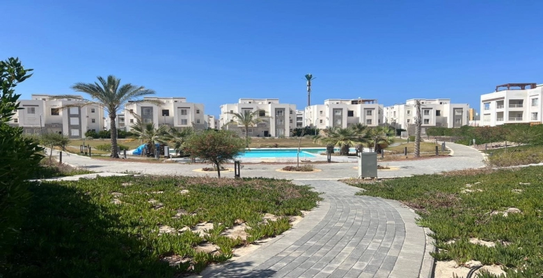 شالية للايجار3  نوم اراضي بحديقة في قرية امواج الساحل الشمالي