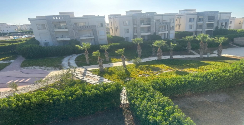 شالية للإيجار في قرية امواج الساحل الشمالي Chalet for rent in Amwaj North Coast Village