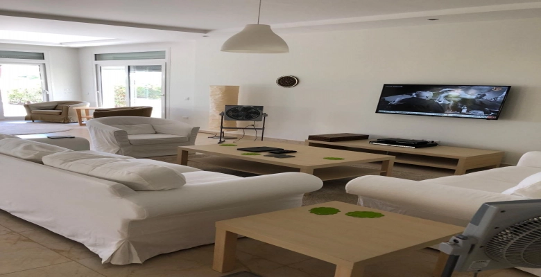 فيلا للبيع في امواج