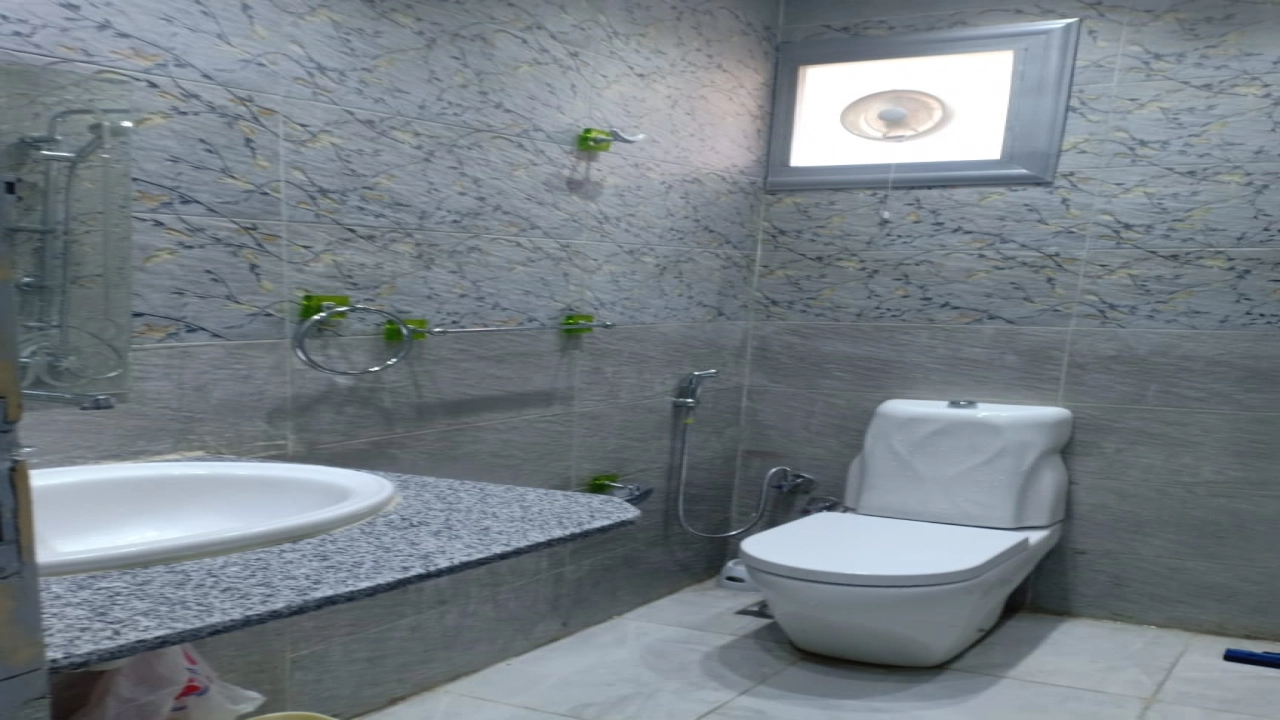 شالية للايجار فى مارينا 6  الساحال الشمالى متاح يوم جمعه1 15/8و سبت16/8