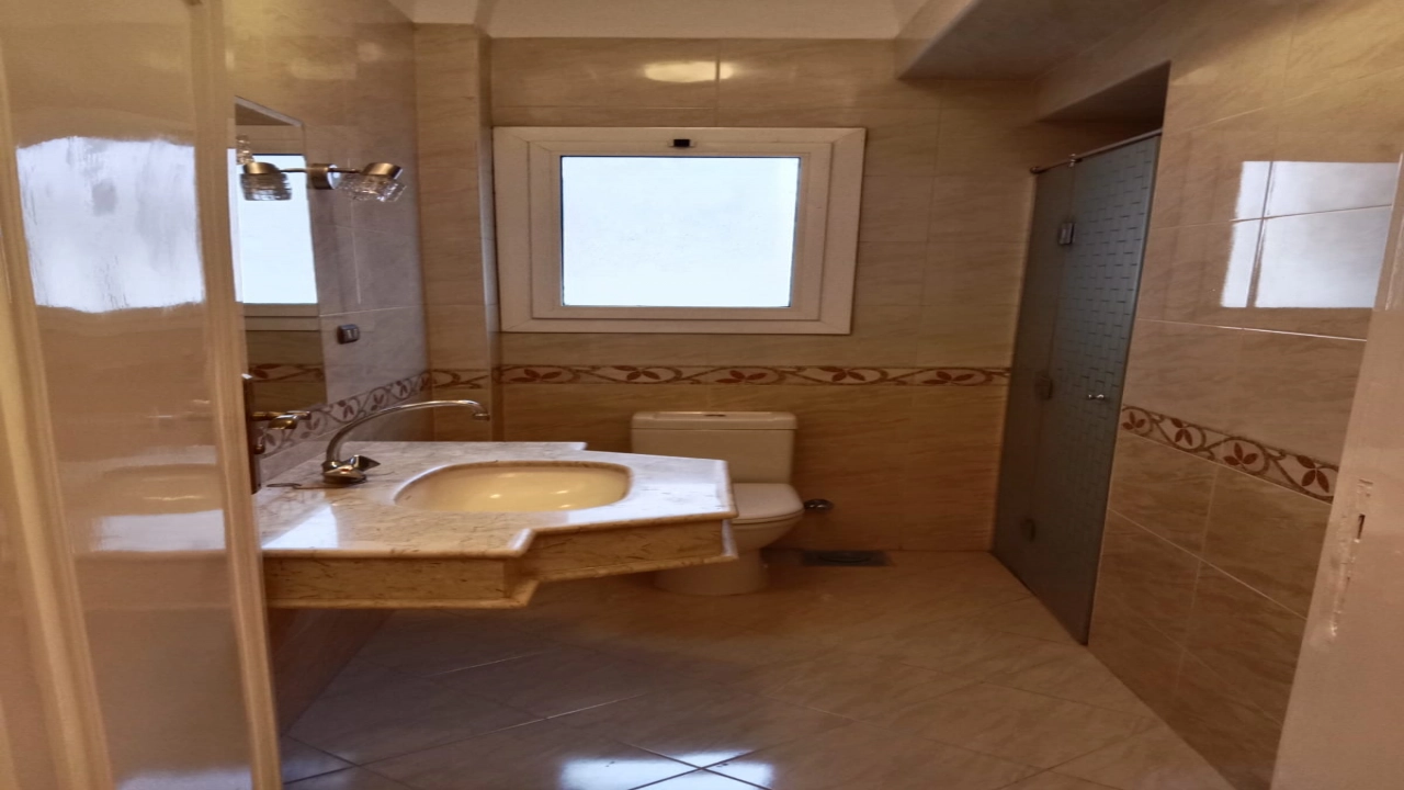 شقه للايجار دوبلكس فى الزمالك تطل علي النيل