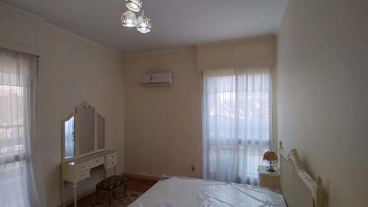 شقه للايجار في الزمالك بالقرب من  سفاره ليبيا