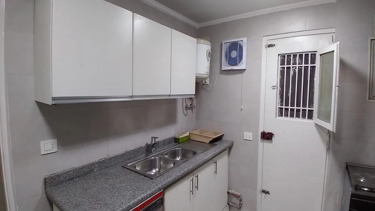 شقه للايجار في الزمالك بالقرب من  سفاره ليبيا