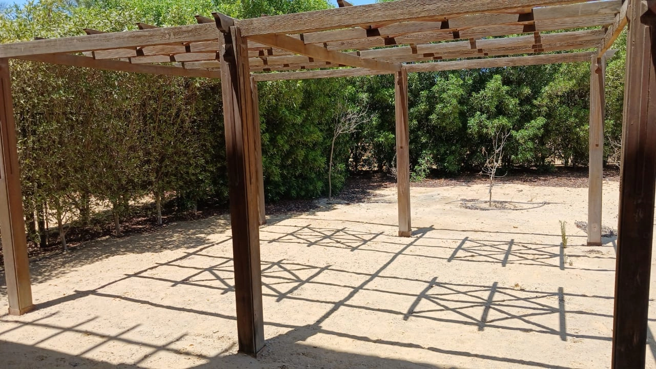 فيلا للبيع مساحه 250م - في كمبوند ايفر جرين 6- اكتوبر - امام المطار