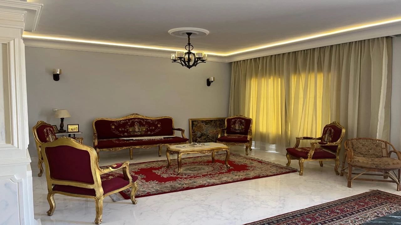 فيلا للبيع مساحه 250م - في كمبوند ايفر جرين 6- اكتوبر - امام المطار