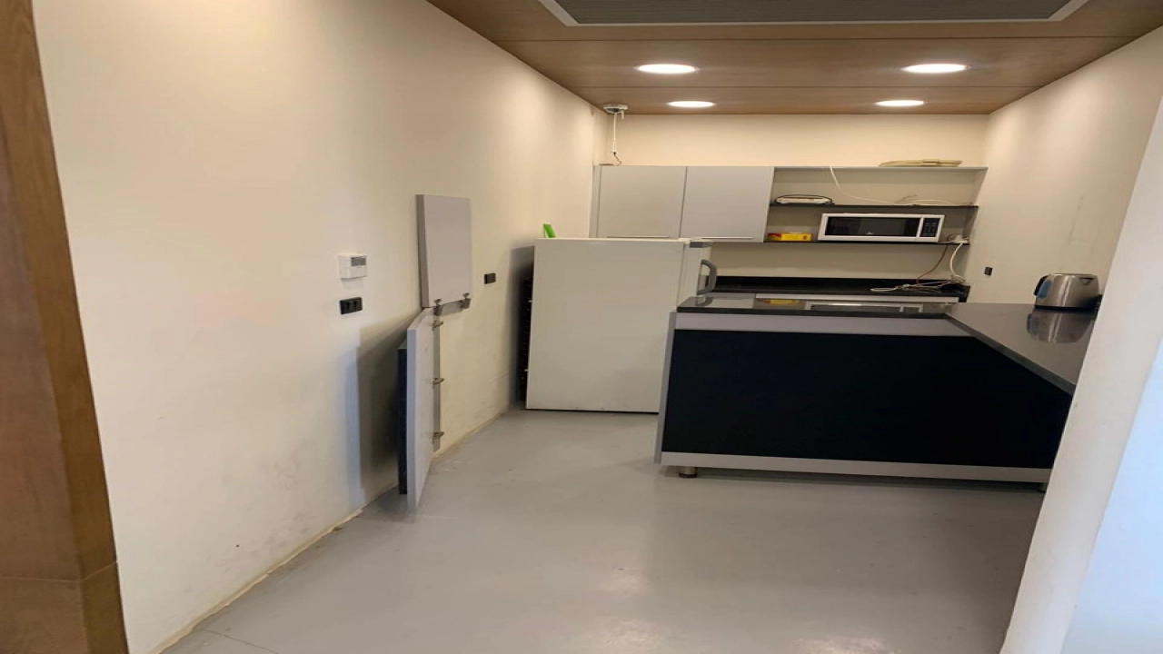 مكتب اداري 237م للبيع في الشيخ زايد