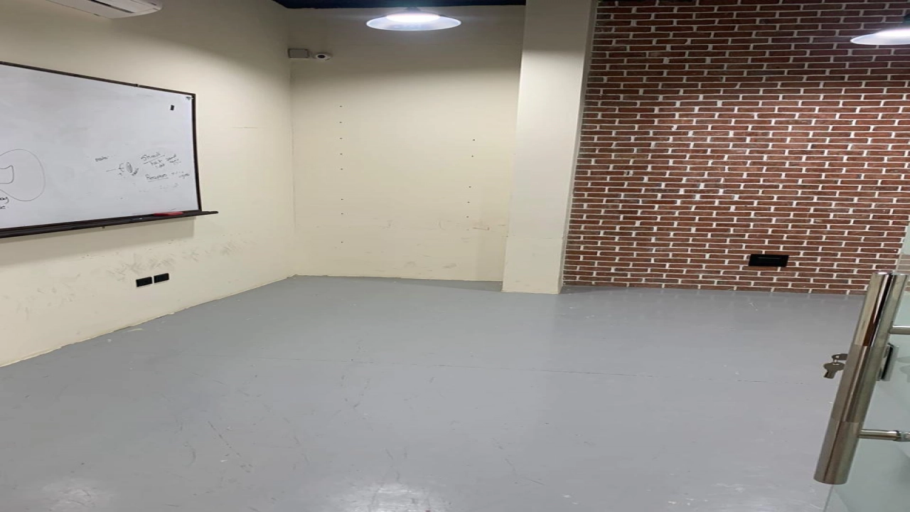 مكتب اداري 237م للبيع في الشيخ زايد