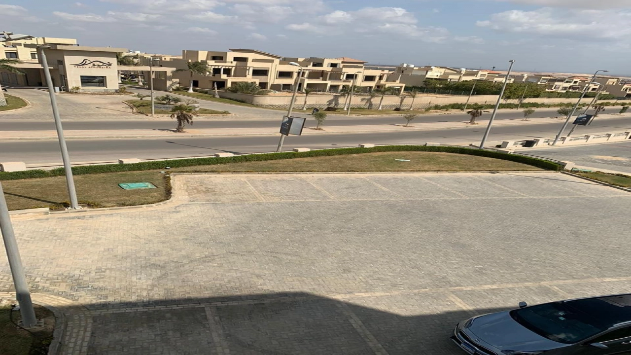 مكتب اداري 237م للبيع في الشيخ زايد