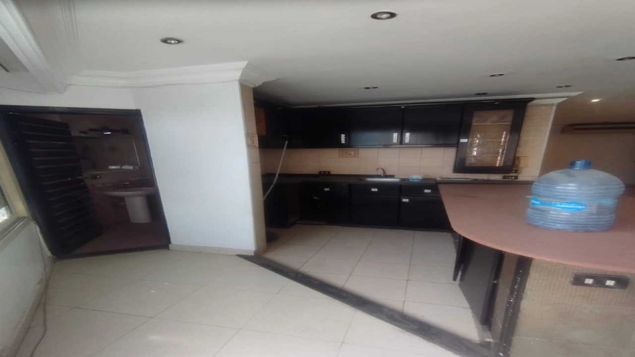 شقه للايجار في 3 شارع البطل في المهندسين