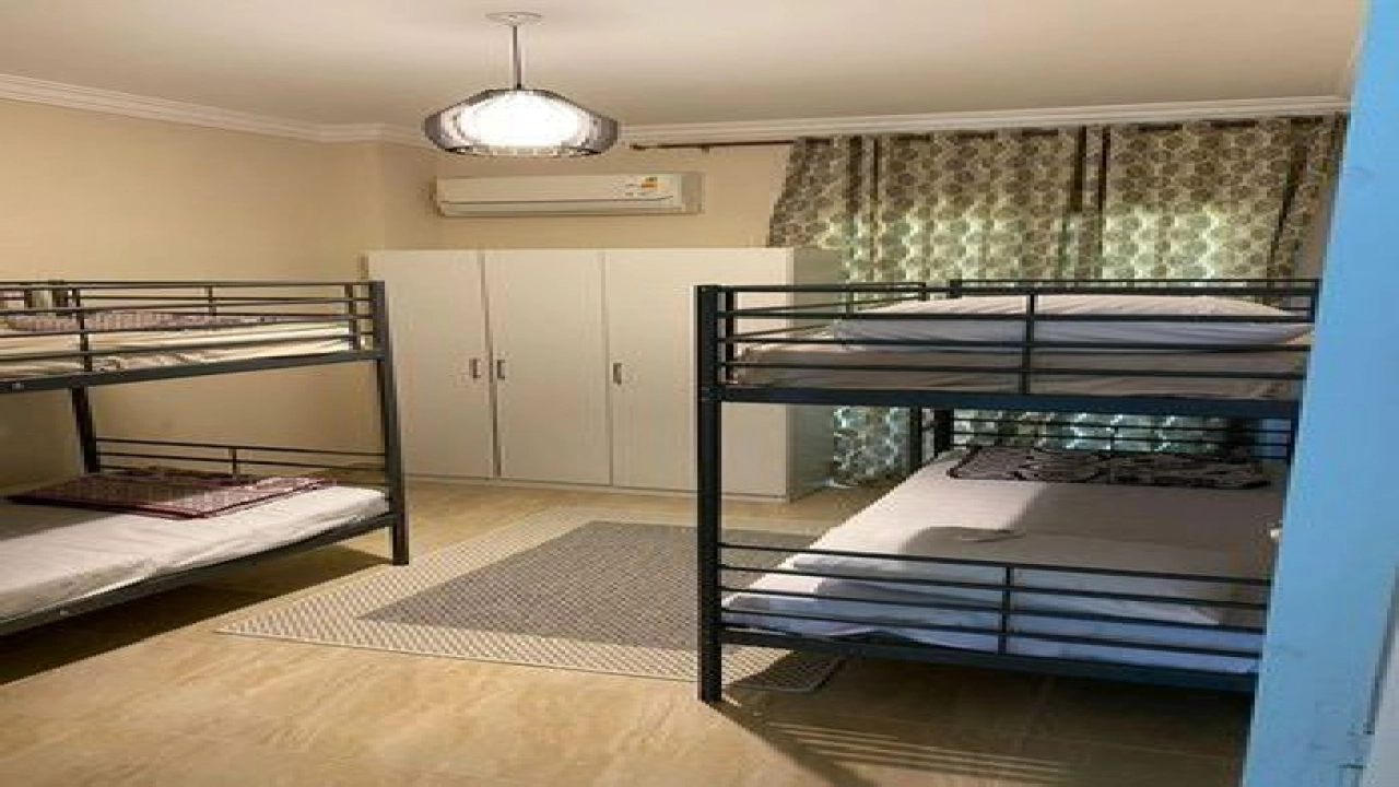 فيلا للإيجار في قرية مارسيليا بيتش فور