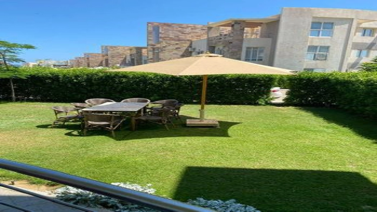 فيلا للإيجار في قرية مارسيليا بيتش فور