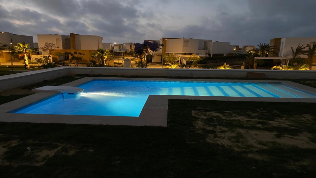 فيلا مستقلة في قرية سيشال الساحل الشمالي