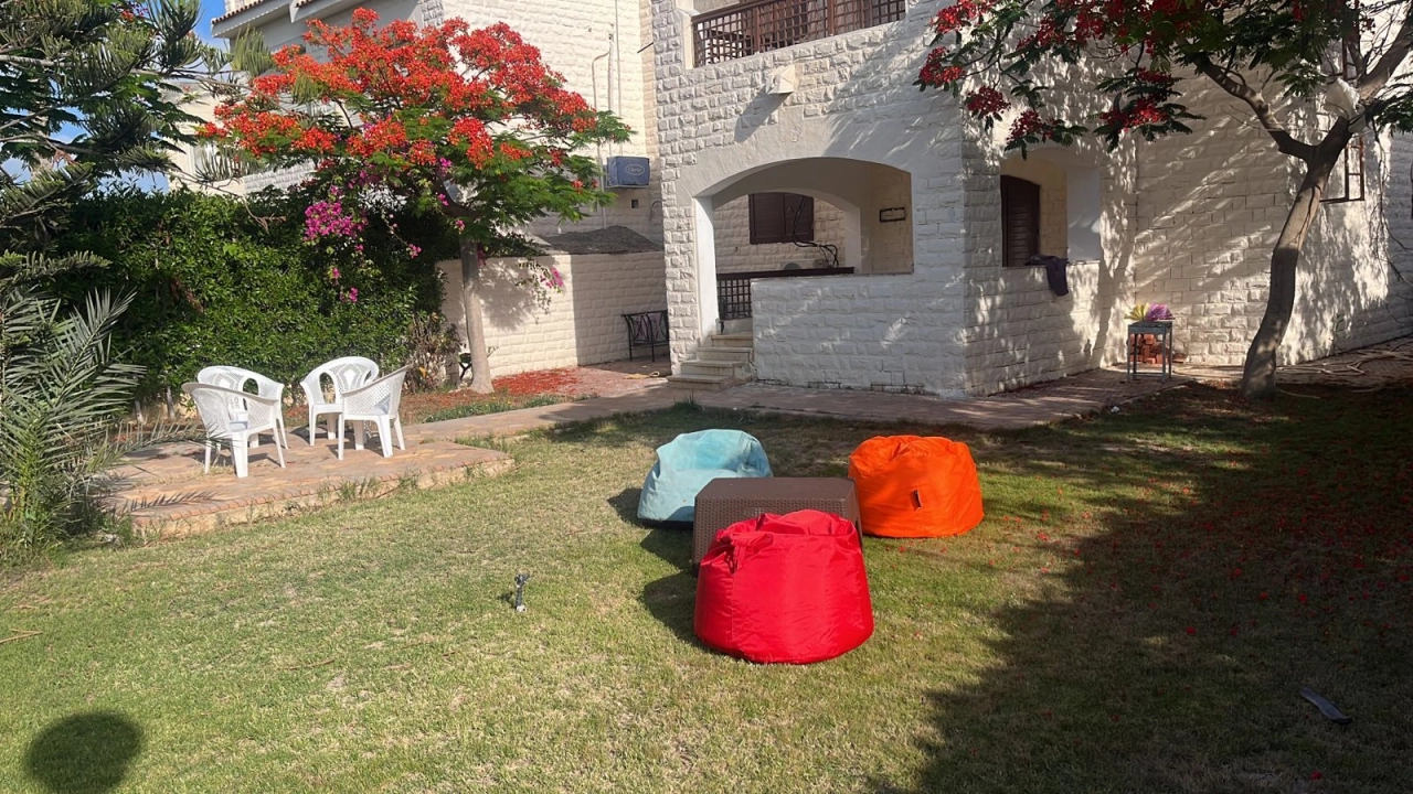 فيلا للايجار 4 غرف في مارينا الساحل الشمالي